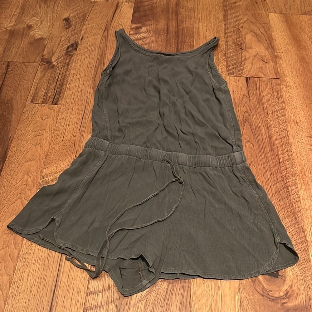 Mustard Seed Woman’s Army Green Romper Size S